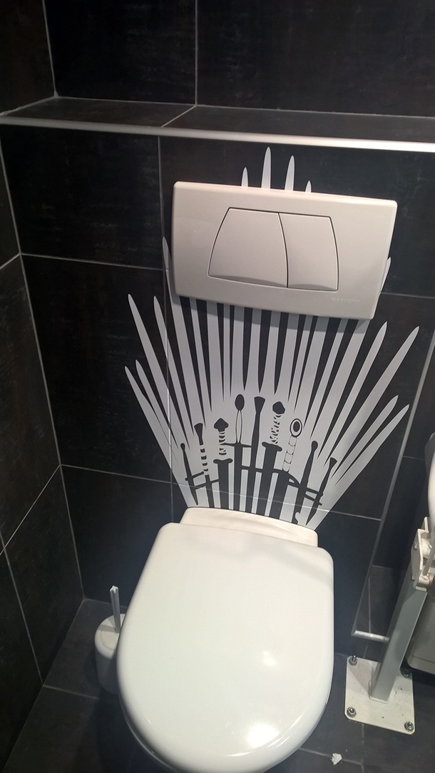 Came to work went to poop became ruler of Westeros