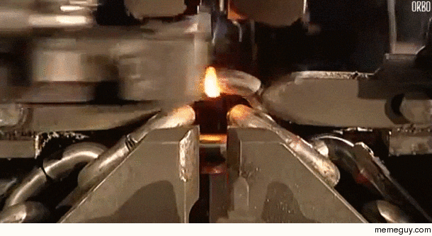 Chain link welding machine loop