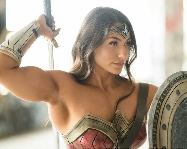 Daughter of Arnold Schwarzenegger Spotted in Wonder Woman Costume