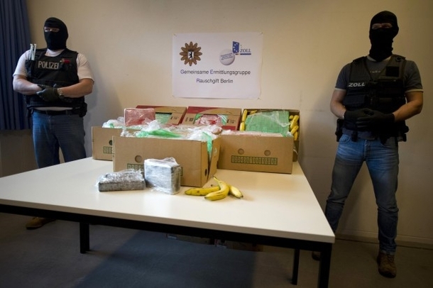German Police finds kg of Cocain in a supermarket today Look what they used for scale