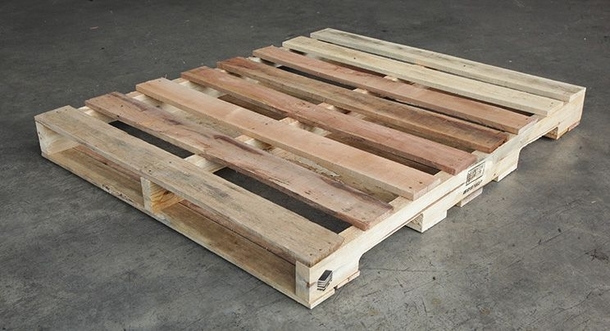 Heres a pallet I made from an old coffee table