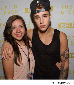 Justin Bieber is THAT excited to pose for a picture with you