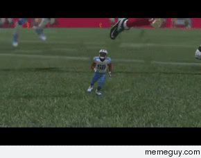 Madden NFL  glitch tiny Titans linebacker doin work