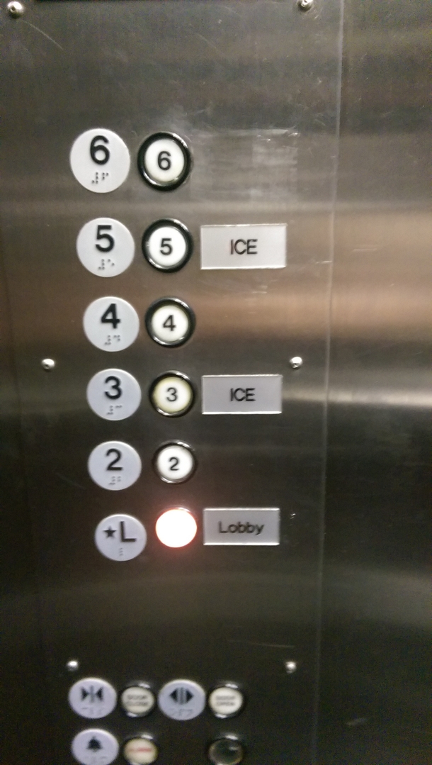 My hotels rapping elevator
