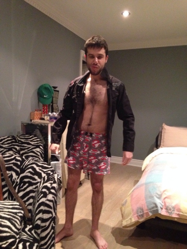 My roommate came into my room last night looking like this saying I need to find some actual clothes He reddits frequently It would greatly embarrass him
