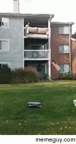 New way to move a couch from the balcony to the ground