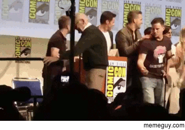 On a stage filled with Superheroes Channing Tatum is the only one to help  yo Stan Lee