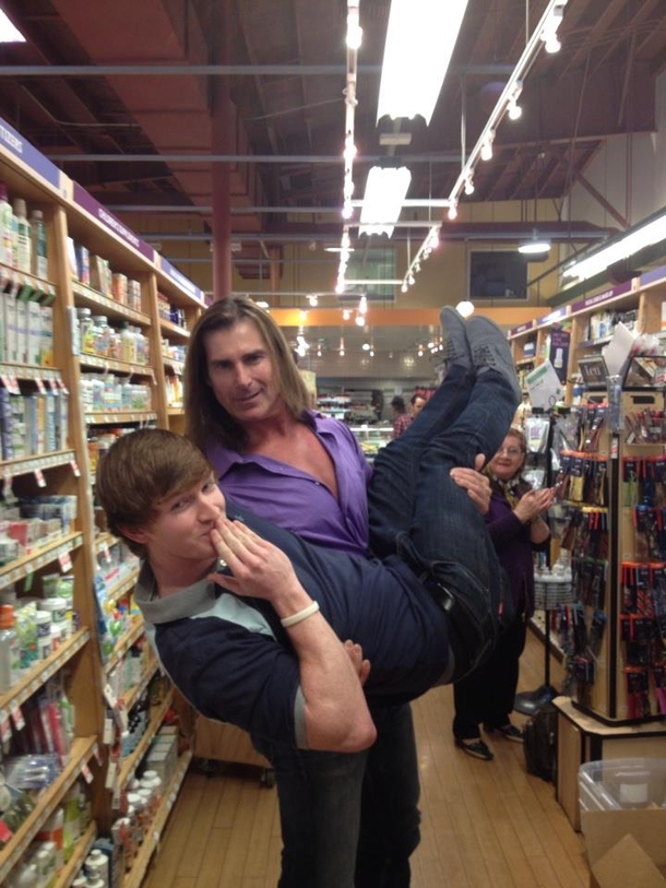 Pic #5 - Just a normal day at the market for Fabio