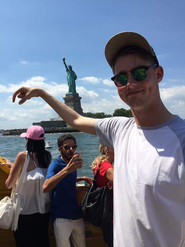 Pic #5 - My friend tried to hold some famous landmarks in his fingers