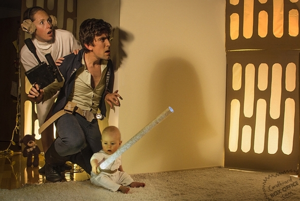 Pic #6 - Parents recreate famous movie scenes with their baby