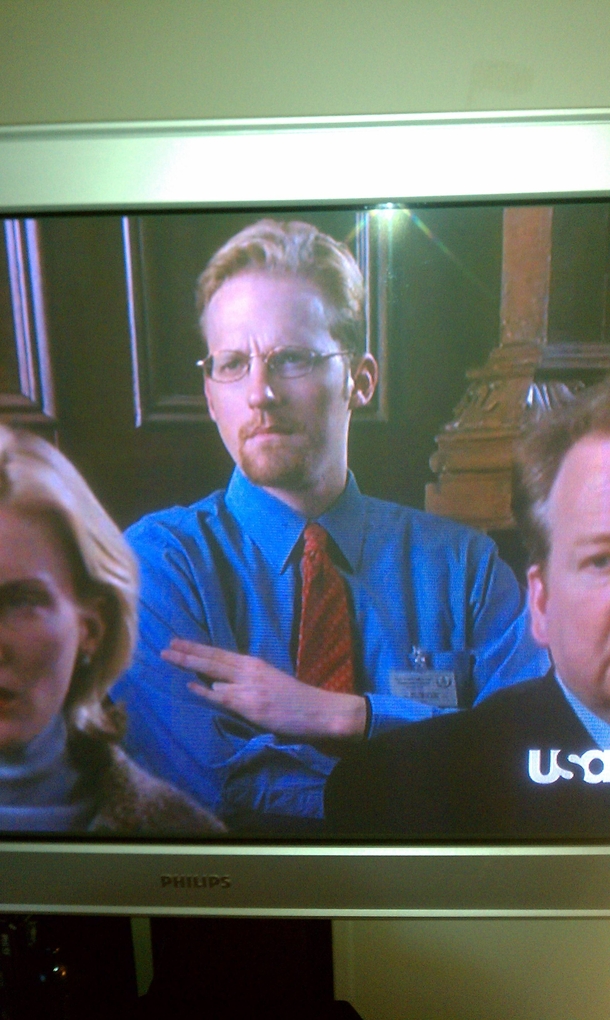 Saw this dude throwing up the shocker in the jury on law and order svu