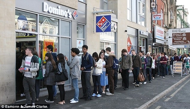 The Americans are trying to shop on Black Friday - post pics of orderly queues