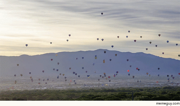 Timelapse of the  Albuquerque Balloon Fiesta The largest balloon event in the world