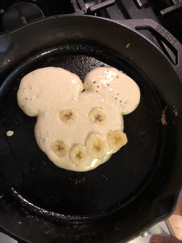 Tried to make my kids Mickey Mouse pancakes