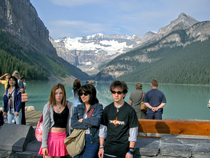  family road trip obligatory angsty teens against picturesque backdrop Originally posted by ustrangebutalsogood in rBlunderYears