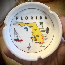 A treasured family heirloom our Florida souvenir ashtray ca  Look closely