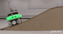 AI robots learning to cooperate in order to climb a ramp