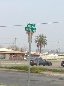 An intersection in Bakersfield CA