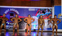 Average guy joins bodybuilding competition 