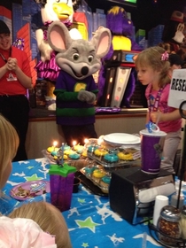 Chuckie Cheese is a lot creepier than I remember