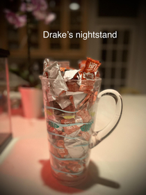 Drakes nightstand