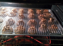 Friend tried to avoid burning her cookies by putting them on a wire rack