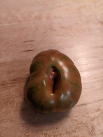 Her-loom tomato