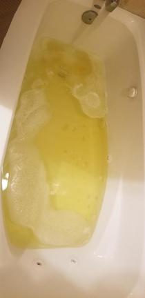 I used a bath bomb and now it looks like Im going to bathe in urine
