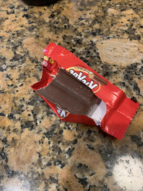 I was in the other room when my gf asked for half of my kitkat i said yes and this is what I came back to