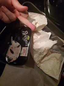 Idk where the cookies There were like  crumbs in the whole thing And my teeth hurt from the dentist Fuck you Breyers