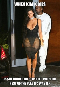 Kim Kardashian rShowerthoughts