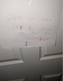 My friends daughter put this on her door