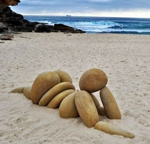 Naked curvy woman on the beach x-post rpics
