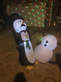 Penguin brutally murders snowman