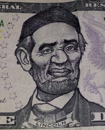 Pic #10 - Artwork on dollar notes