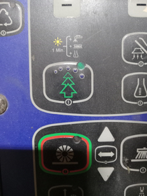 push button for Christmas tree