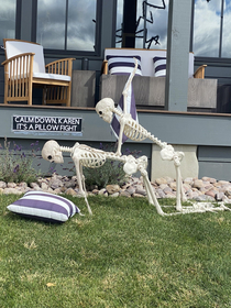 Skeletons boning in the wild here in Salt Lake