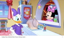 That time Minnie Mouse Daisy Duck amp Cuckoo Luca roasted a turkey for Thanksgiving