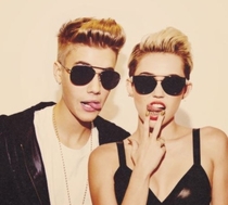 The cover of Justin Bieber and Miley Cyrus new song Twerk makes them look like a lesbian couple