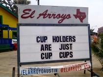 The El Arroyo signs mic is on