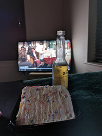 The single life in a picture Beer random birthday cake slice purchase and Its Always Sunny in Philadelphia