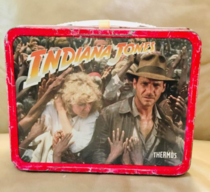 There are a lot of great scenes in Temple of Doom not sure why they picked this one to go on the lunchbox