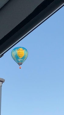 This hot air ballon flew past my house