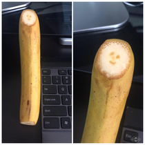 This is one happy banana I find find it appeeling 