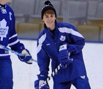 This lesbian girl who is picked on about her sexuality got to practice with the Maple Leafs