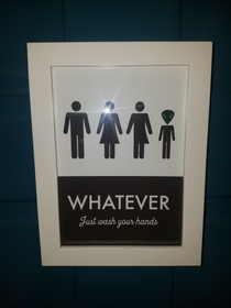 This should be the default bathroom sign everywhere kokmmlm