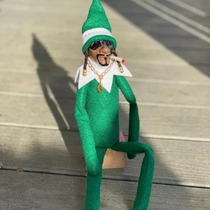 TIL The Elf on the Shelf has been supplanted by Snoop on a Stoop