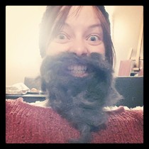 Wife combed the cat made a beard