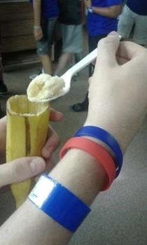 You mean theres another way to eat a banana