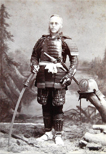  a western tourist pays to wear a samurais armor Behold the first weeb